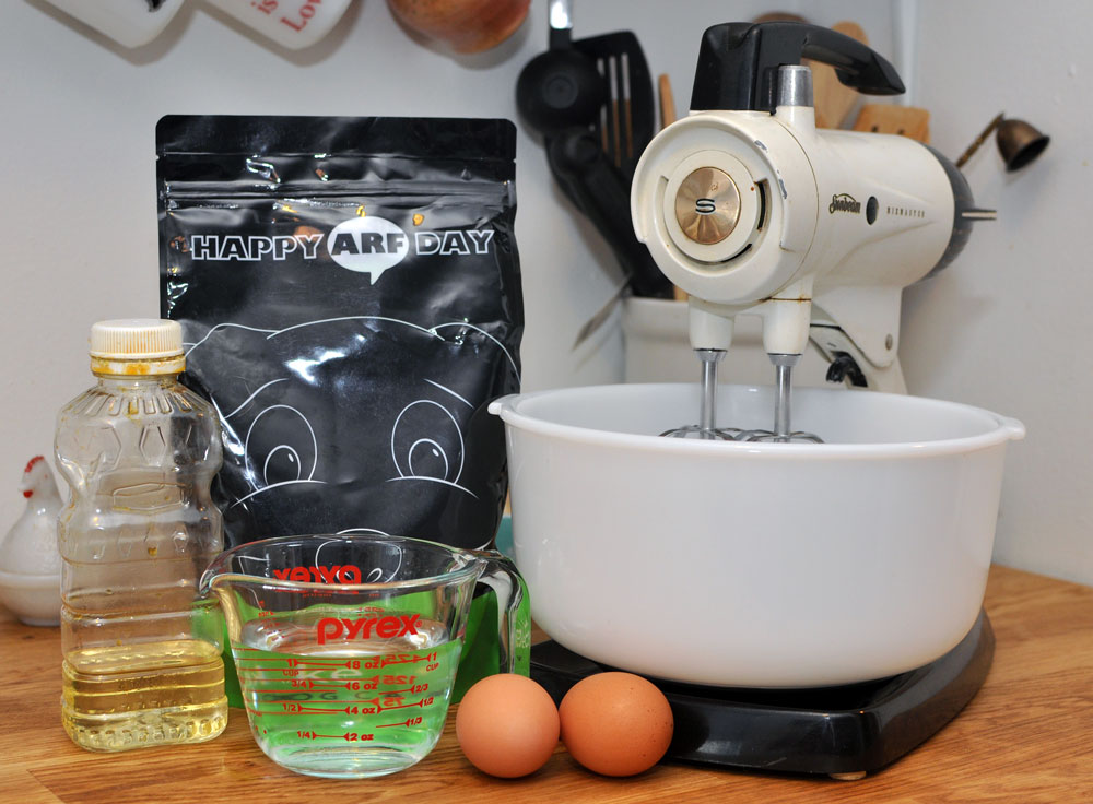 Have a doggie birthday coming up? Don't know to start? HAPPY ARFDAY is the cake mix for you!