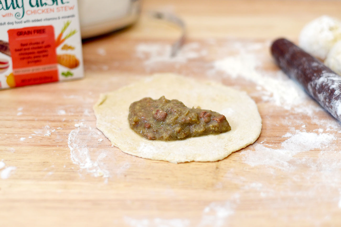 He's a fun Welsh pasty recipe — for dogs! Using human-grade Caru Daily Dish Stew, we're baking a canine version of this savory meat pie.